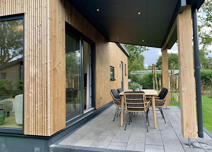 Pleasant With Veranda Semesterbostad Sint Maartensvlotbrug